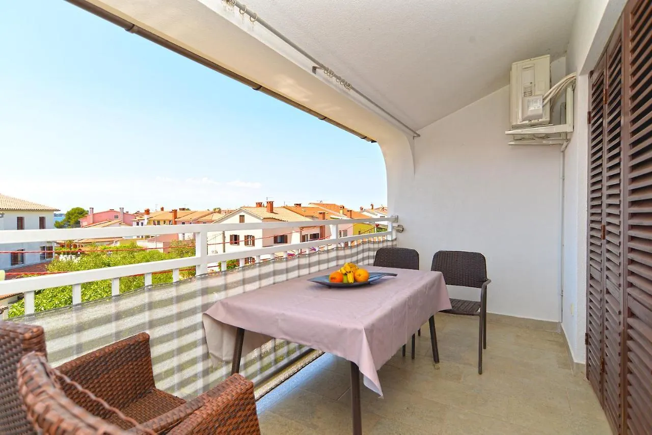 Apartments Stana 242 Fažana