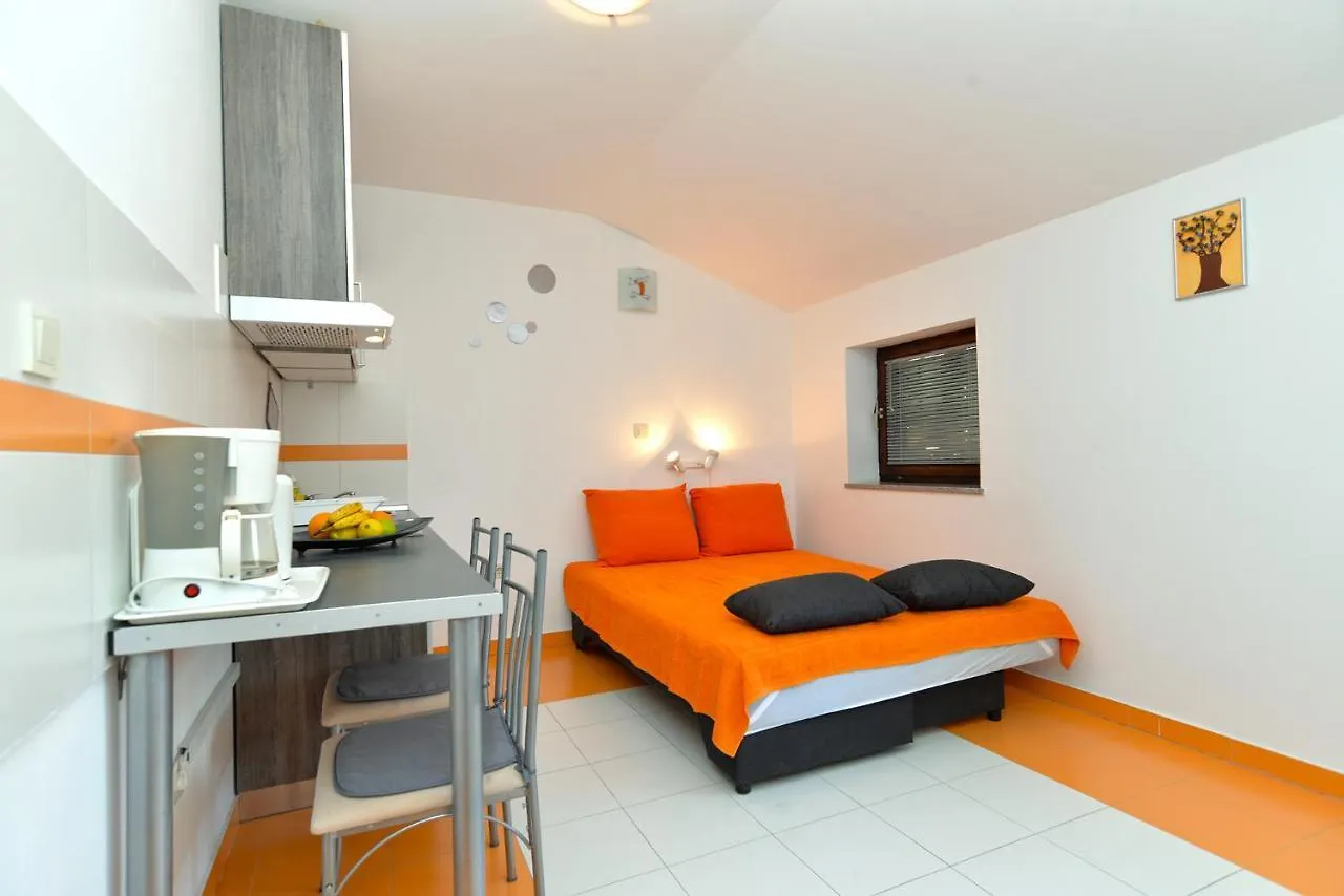 Apartments Stana 242 Fažana
