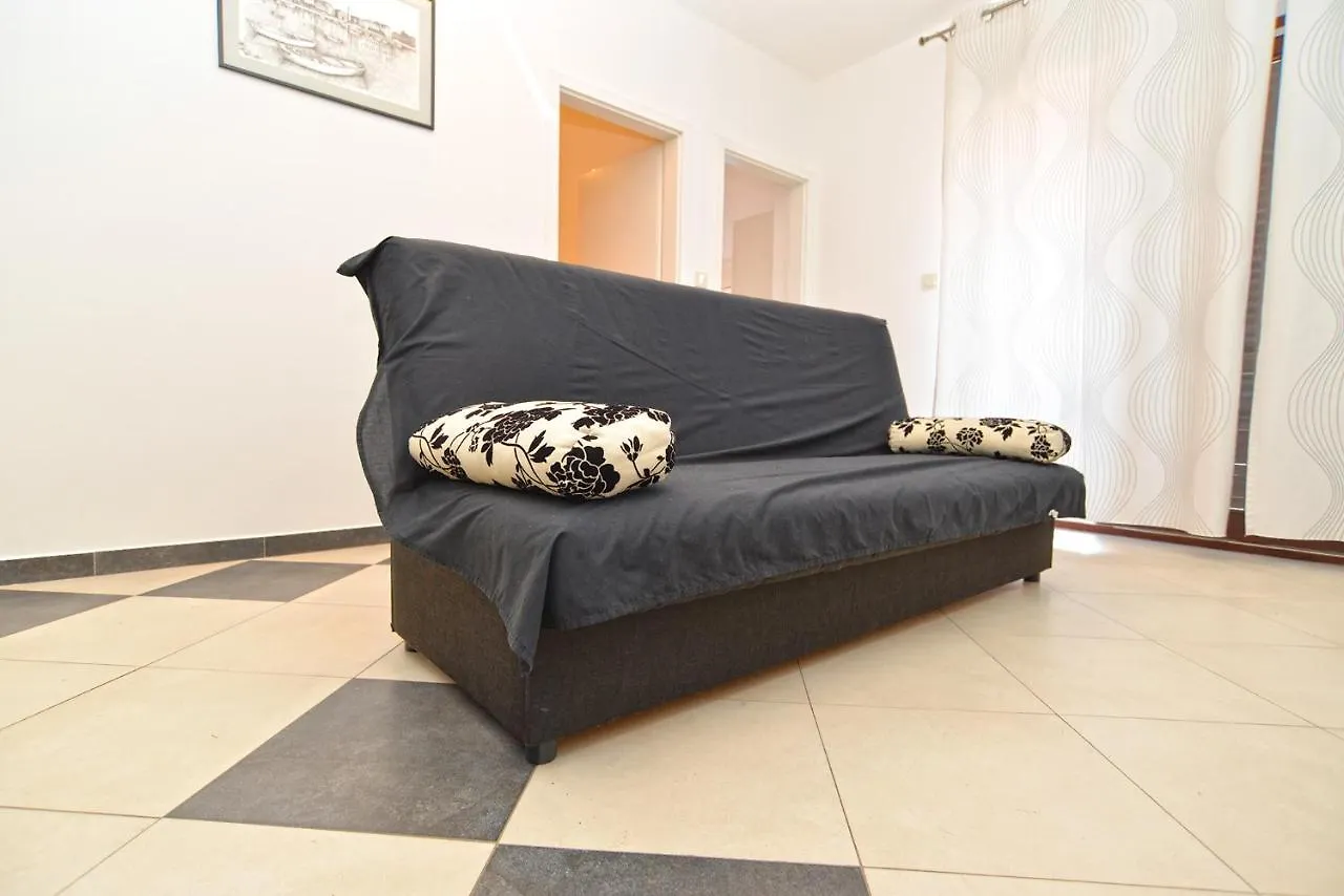 Apartments Stana 242 파자나