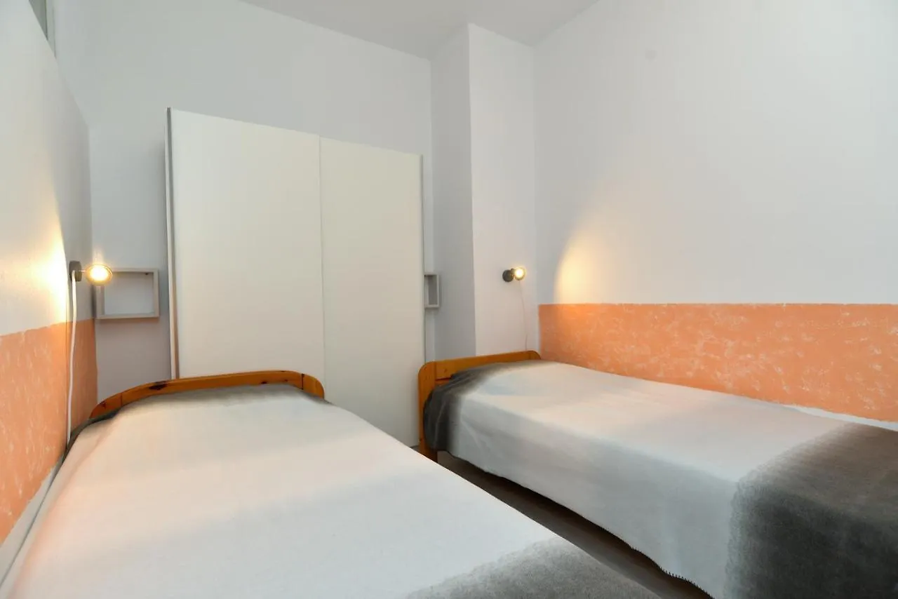 Apartments Stana 242 Fažana