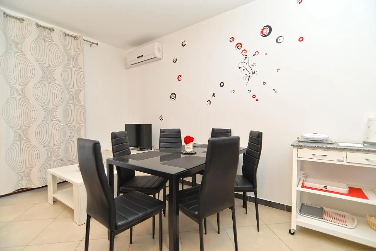 Apartments Stana 242 Fažana