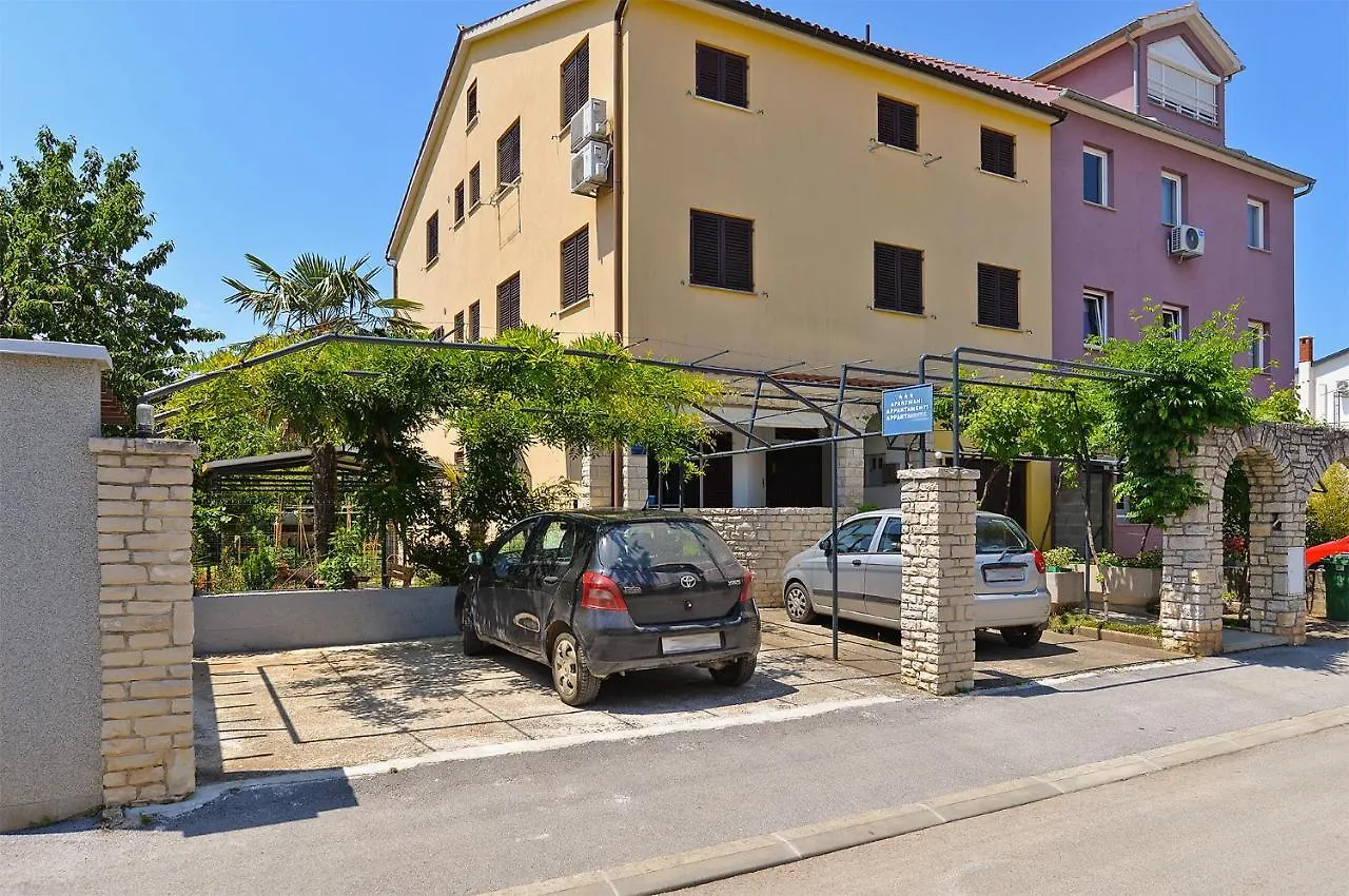 Apartments Stana 242 Fažana