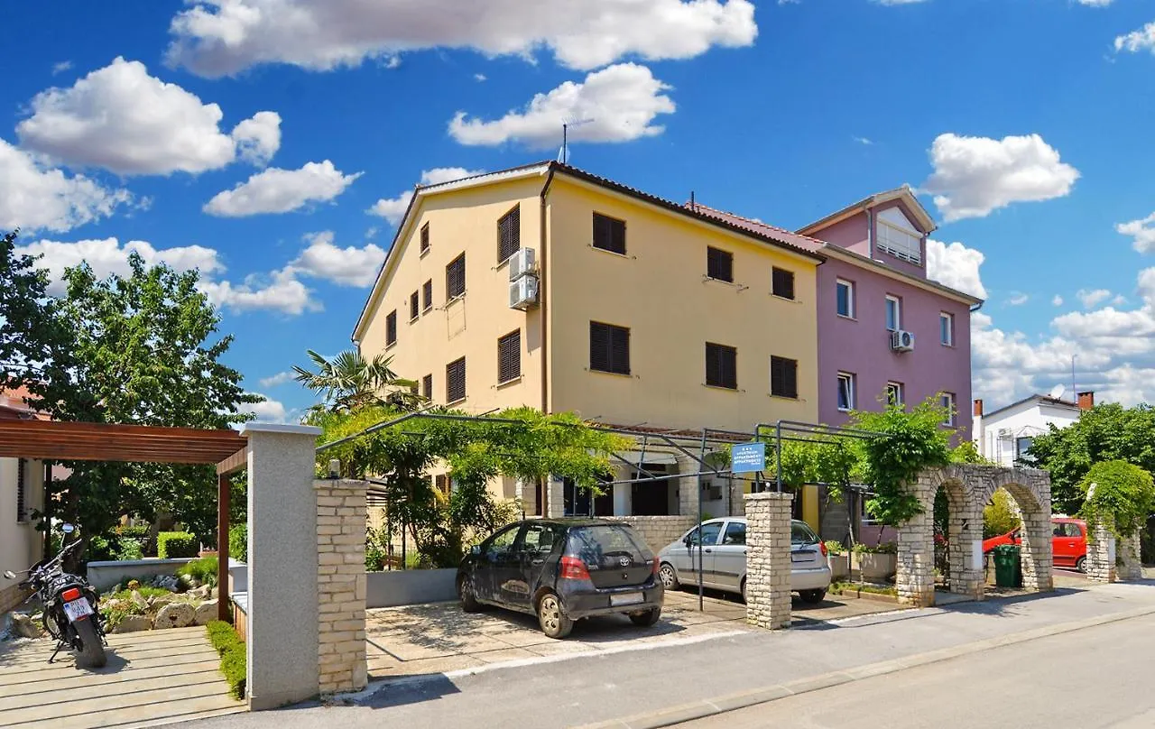 Apartments Stana 242 Fažana